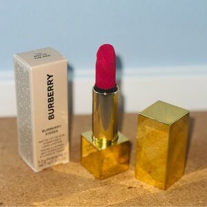 BURBERRY #106 The Red Kisses Matte Lipstick